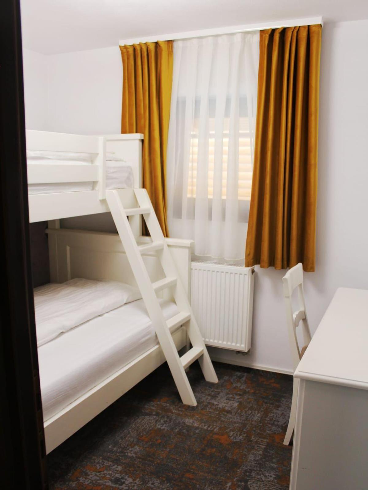 Guest house Pensiunea Alexolar Matisesti